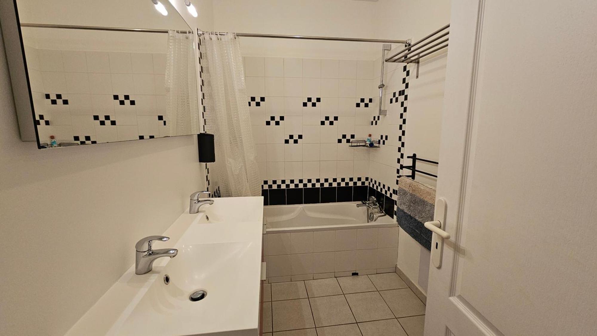 Bed To Rent - Maison Calme Avec Jacuzzi Sous Supplement Bordeaux Exteriör bild