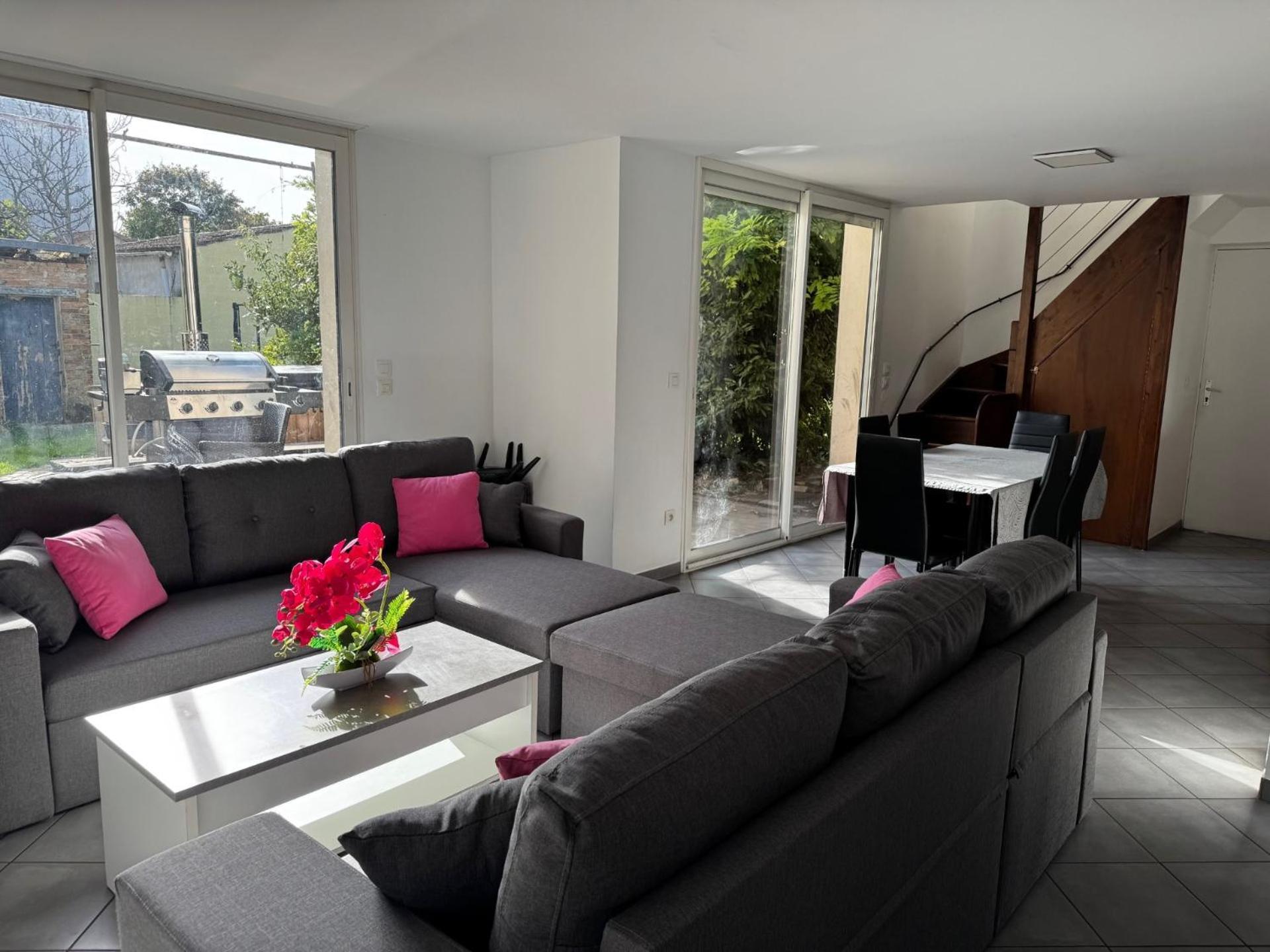 Bed To Rent - Maison Calme Avec Jacuzzi Sous Supplement Bordeaux Exteriör bild
